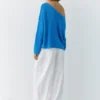 Asymmetrischer Feinstrickpullover Asymmetrischer Feinstrickpullover