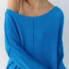Asymmetrischer Feinstrickpullover Asymmetrischer Feinstrickpullover
