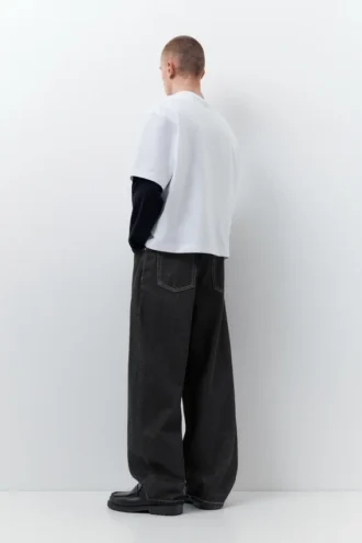 baggy jeans im balloon fit 2 330x495 - Baggy-Jeans im Balloon-Fit