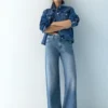 Baggy-Jeans mit geradem Bein und Strasssteinen