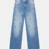 Baggy-Jeans mit gestickten Kirschen