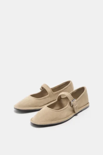 Ballerinas im Mary-Jane-Stil