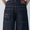 Barrel-Jeans mit Herzen