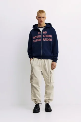 Bequeme Jogginghose mit mehreren Taschen Bequeme Jogginghose mit mehreren Taschen