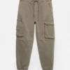Bequeme Jogginghose mit mehreren Taschen Bequeme Jogginghose mit mehreren Taschen