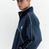 Bestickte Jacke mit Reißverschluss Bestickte Jacke mit Reißverschluss
