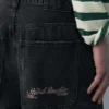 Bestickte Skater-Jeans Bestickte Skater-Jeans