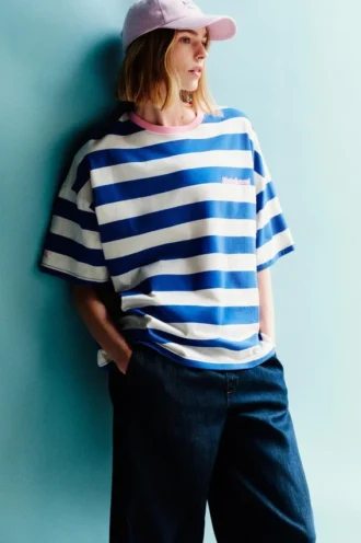 Blau gestreiftes T-Shirt