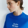 Blaues T-Shirt mit Grafik und Slogan Blaues T-Shirt mit Grafik und Slogan