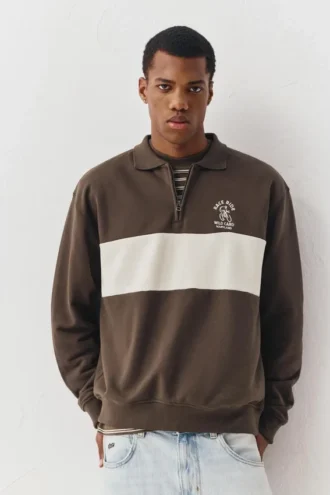 Braunes Sweatshirt mit Reißverschluss und Kragen