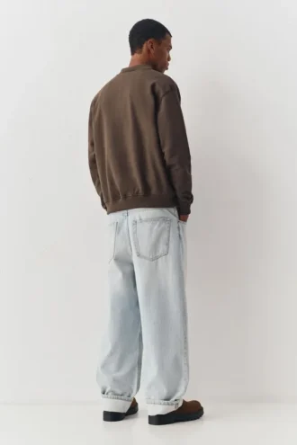 Braunes Sweatshirt mit Reißverschluss und Kragen