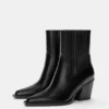 Cowboy-Stiefel mit Absatz Cowboy-Stiefel mit Absatz