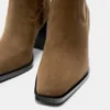 Cowboy-Stiefel mit Absatz Cowboy-Stiefel mit Absatz