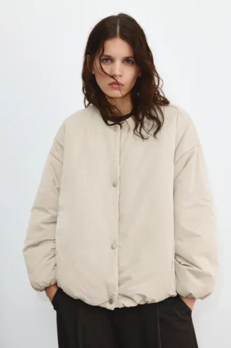 Daunenjacke mit Druckknöpfen
