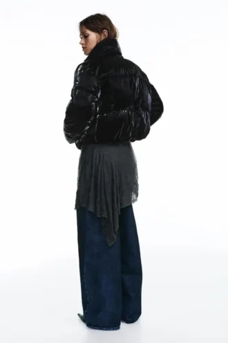 Daunenjacke mit glänzender Oberfläche