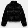 Daunenjacke mit glänzender Oberfläche