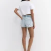 Denim-Mom-Shorts mit Umschlag Denim-Mom-Shorts mit Umschlag