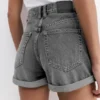 Denim-Mom-Shorts mit Umschlag Denim-Mom-Shorts mit Umschlag