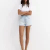Denim-Mom-Shorts mit Umschlag Denim-Mom-Shorts mit Umschlag