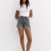 Denim-Mom-Shorts mit Umschlag Denim-Mom-Shorts mit Umschlag
