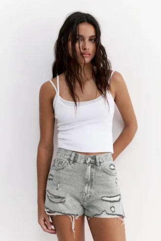 Denim-Shorts mit Rissen