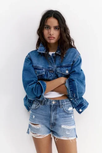 Denim-Shorts mit Rissen