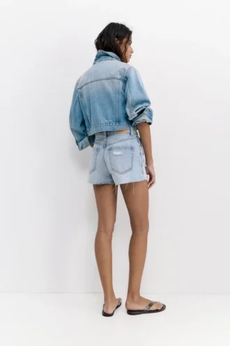 Denim-Shorts mit Rissen