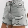 Denim-Shorts mit Rissen Denim-Shorts mit Rissen