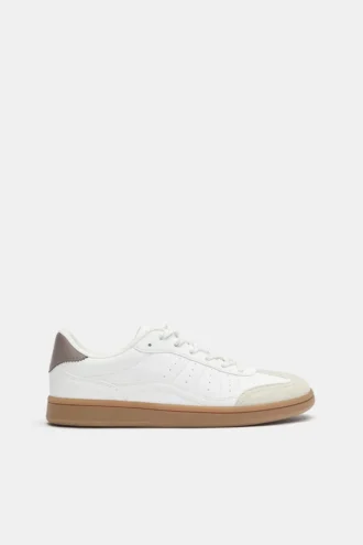 Einfache Sneaker