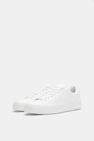 Einfache Sneaker