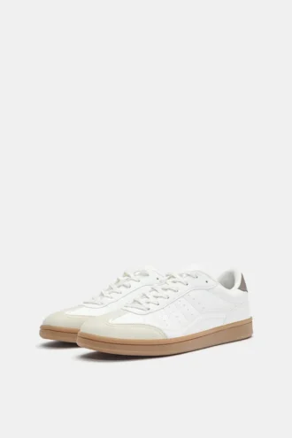 Einfache Sneaker