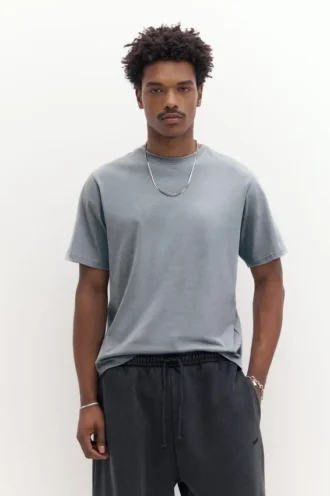 Einfaches Kurzarm-T-Shirt aus Baumwolle