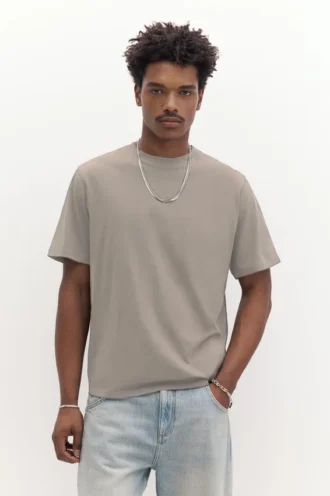 Einfaches Kurzarm-T-Shirt aus Baumwolle