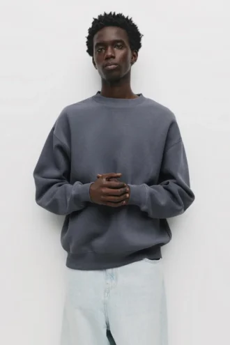 Einfaches Sweatshirt mit Rundhalsausschnitt