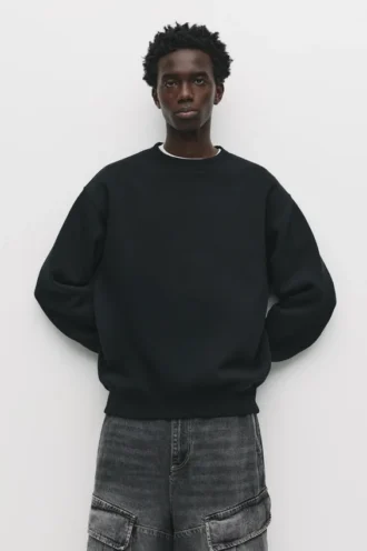 Einfaches Sweatshirt mit Rundhalsausschnitt