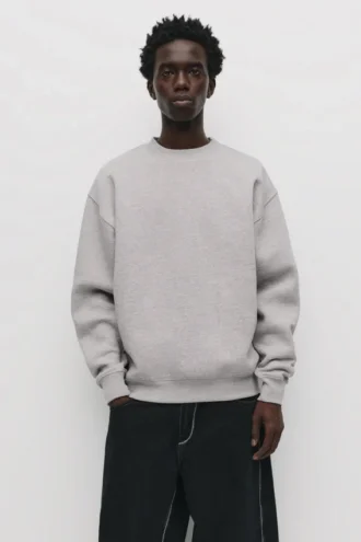 Einfaches Sweatshirt mit Rundhalsausschnitt