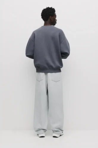 Einfaches Sweatshirt mit Rundhalsausschnitt