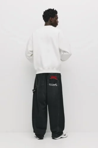 Einfaches Sweatshirt mit Rundhalsausschnitt
