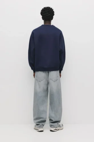 Einfaches Sweatshirt mit Rundhalsausschnitt