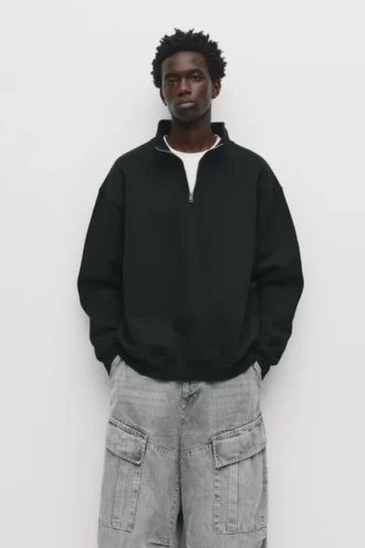 Einfaches Sweatshirt mit Viertelreißverschluss