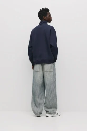 Einfaches Sweatshirt mit Viertelreißverschluss