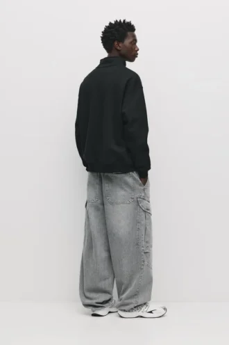 Einfaches Sweatshirt mit Viertelreißverschluss