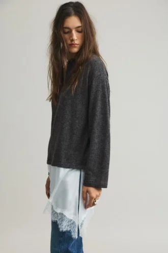 Feiner Pullover mit kombinierter Spitze