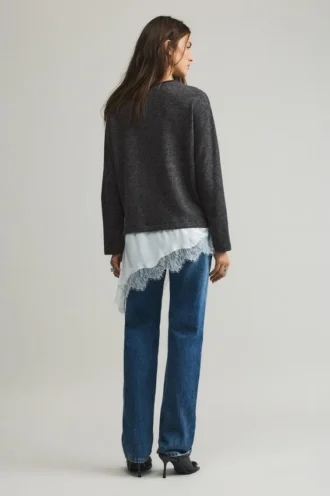 Feiner Pullover mit kombinierter Spitze