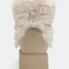 Flache Stiefel aus Kunstfell Flache Stiefel aus Kunstfell