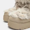 Flache Stiefel aus Kunstfell Flache Stiefel aus Kunstfell
