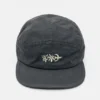 Fünf-Panel-Cap mit Stickerei Fünf-Panel-Cap mit Stickerei