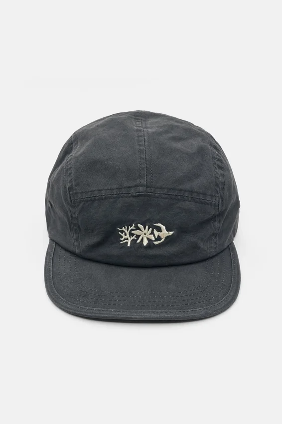 Fünf-Panel-Cap mit Stickerei Fünf-Panel-Cap mit Stickerei