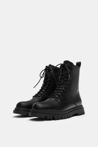 Gefütterte Schnürstiefel