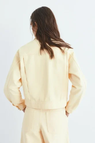 Gelbe Utility-Jacke